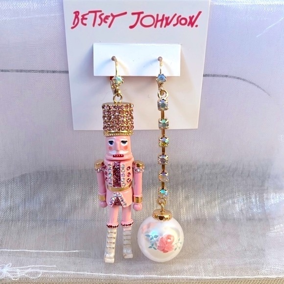 Brand New Betsey Johnson Pink Nutcracker Christmas Mismatched 3" Drop Earrings - Picture 11 of 11